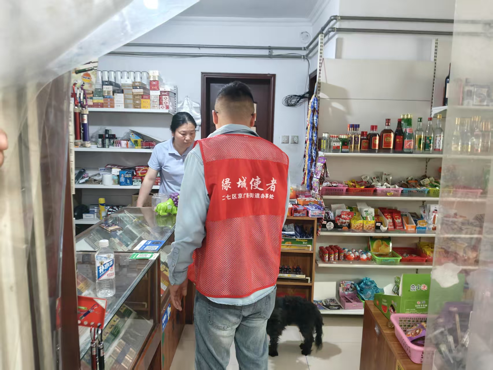 京广路街道冯春社区 严把安全关，守护居民“舌尖上”的幸福农副产品